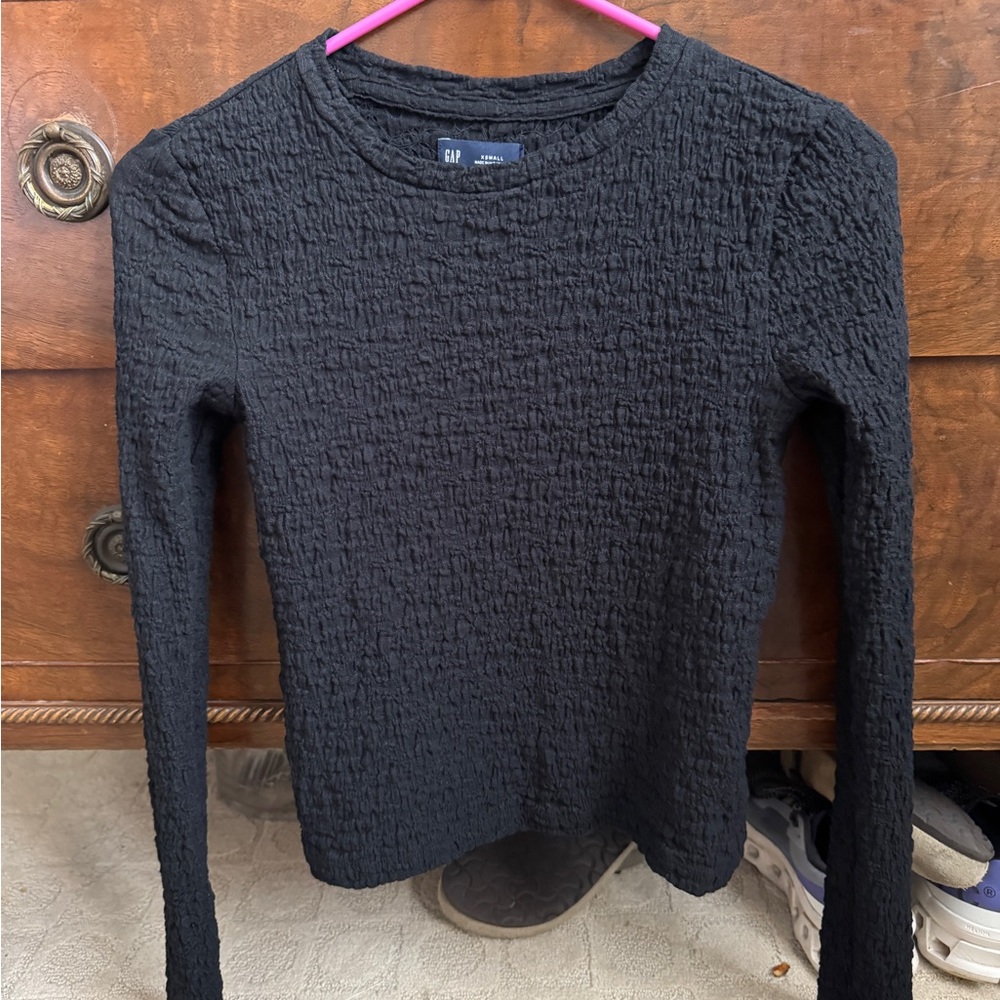 GAP Black Crinkle Long Sleeve Top